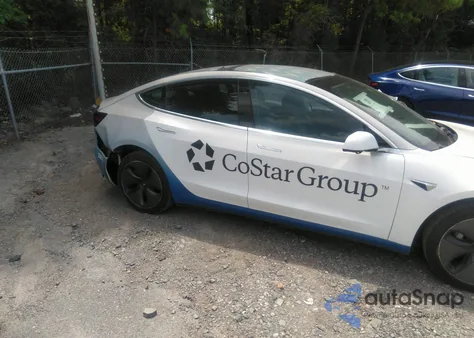 2020 Tesla Model 3 Long Range Dual Motor All-Wheel Drive z USA, uszkodzony, nr VIN 5YJ3E1EB8LF637142